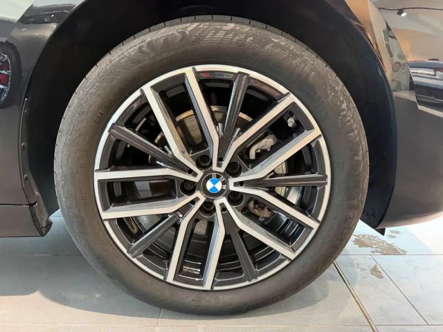 BMW 225