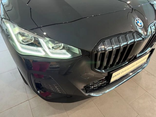 BMW 225