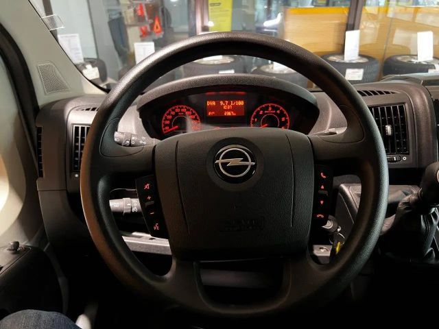 Opel Movano