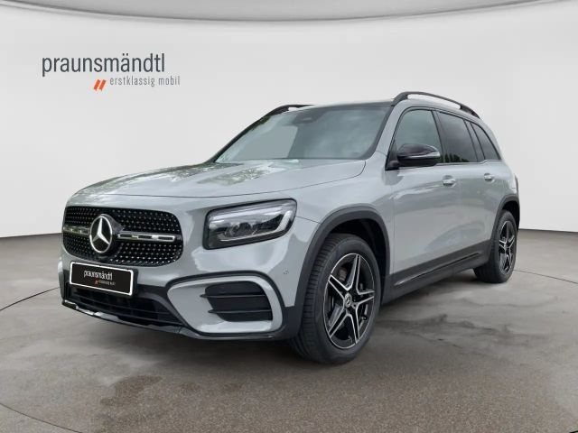 Mercedes-Benz GLB 220