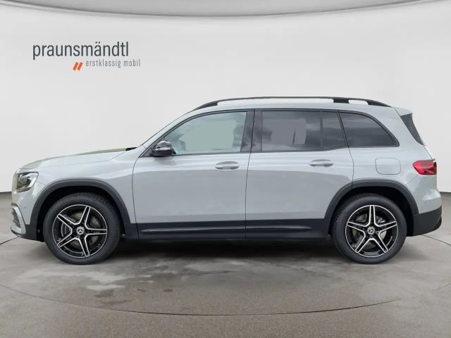 Mercedes-Benz GLB 220