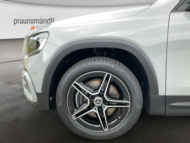 Mercedes-Benz GLB 220