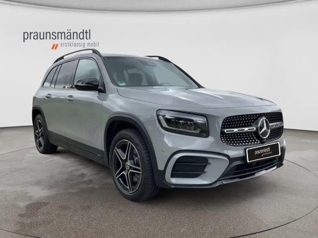Mercedes-Benz GLB 220