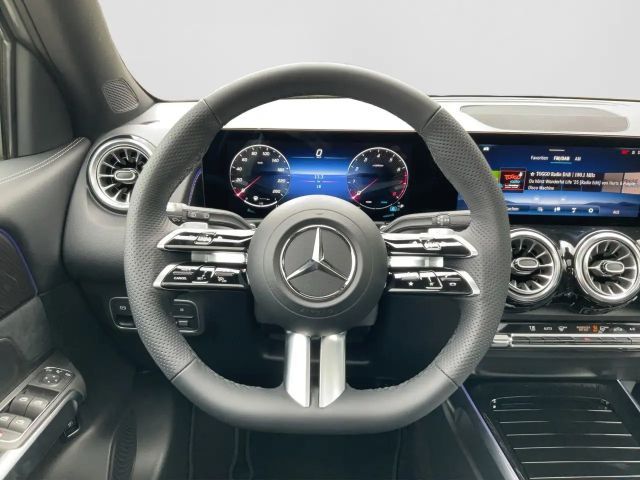 Mercedes-Benz GLB 220
