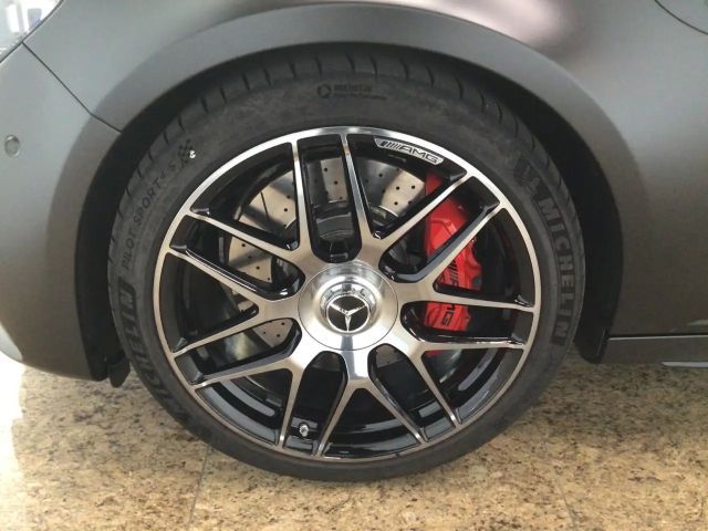 Mercedes-Benz E 63 AMG