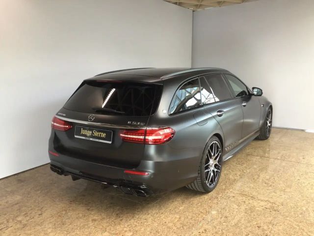 Mercedes-Benz E 63 AMG