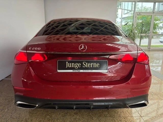 Mercedes-Benz E 200