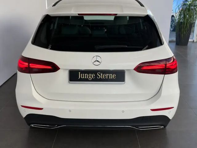 Mercedes-Benz B 220