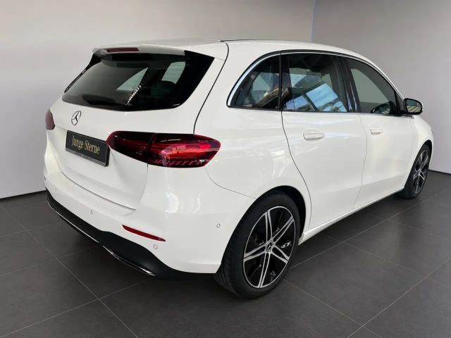 Mercedes-Benz B 220