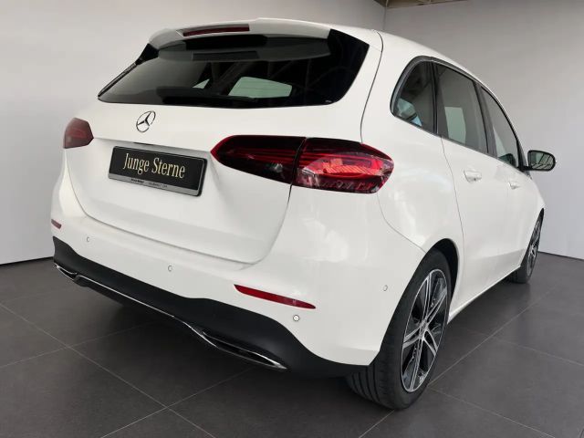 Mercedes-Benz B 220
