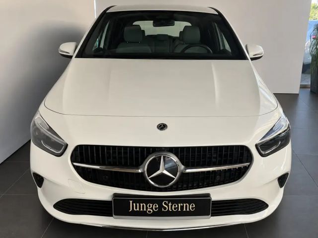 Mercedes-Benz B 220