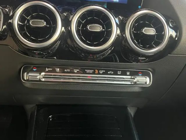 Mercedes-Benz B 220