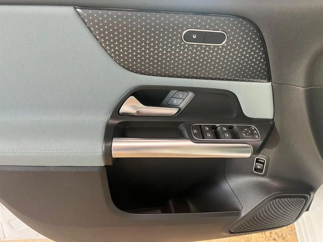 Mercedes-Benz B 220
