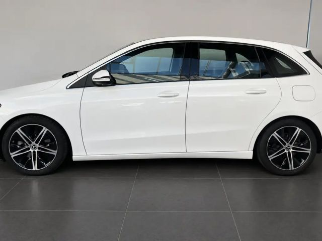 Mercedes-Benz B 220