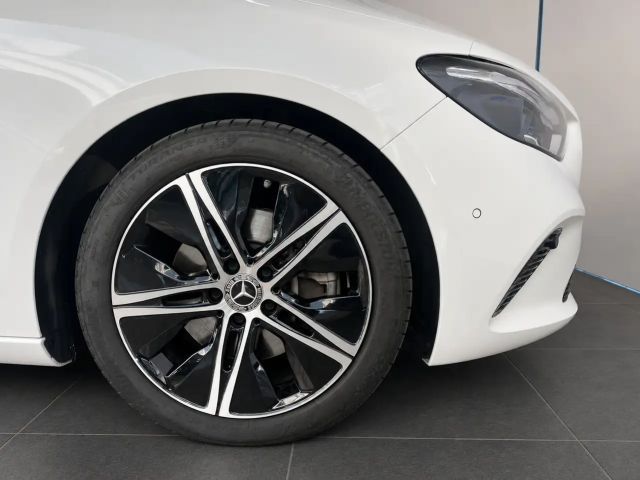 Mercedes-Benz B 220