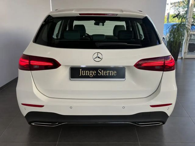 Mercedes-Benz B 220