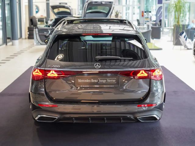 Mercedes-Benz E 200