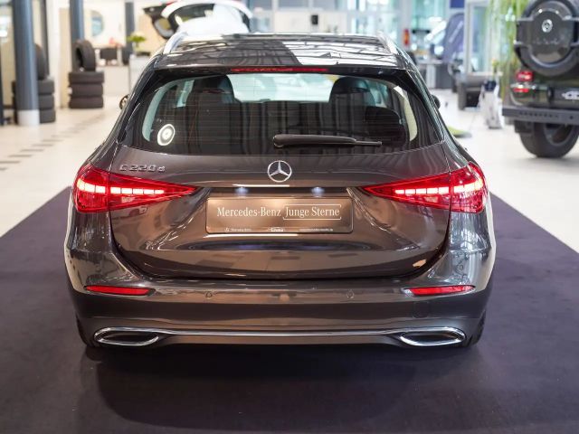 Mercedes-Benz C 220