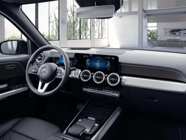 Mercedes-Benz GLB 220