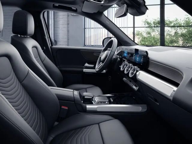 Mercedes-Benz GLB 220