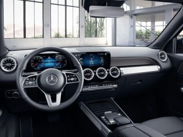 Mercedes-Benz GLB 220