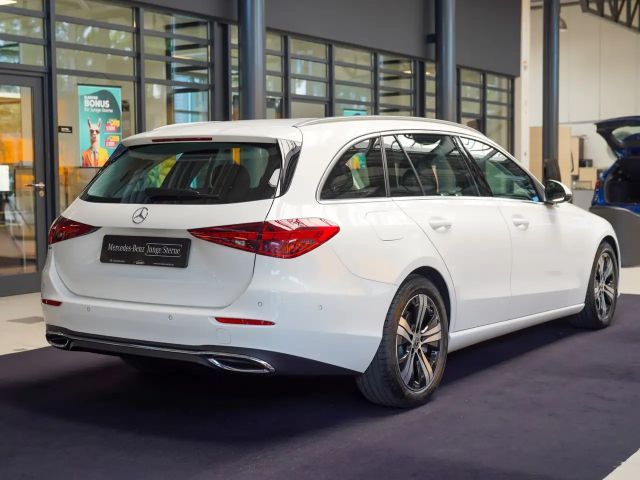 Mercedes-Benz C 220