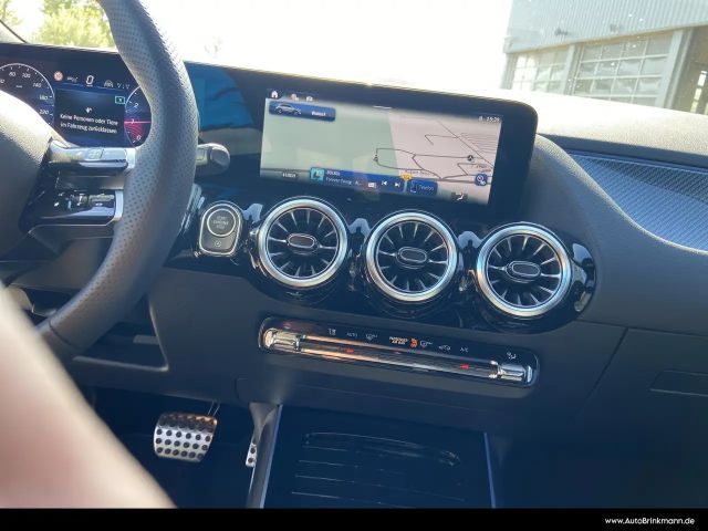 Mercedes-Benz GLA 180