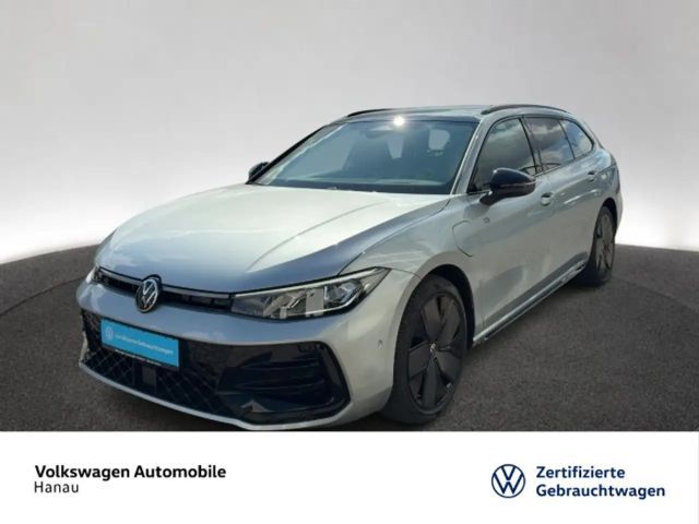 Volkswagen Passat Variant 1.5 eTSI DSG R-LINE MATRIX+AHK+ 2025 Hybride / Benzine