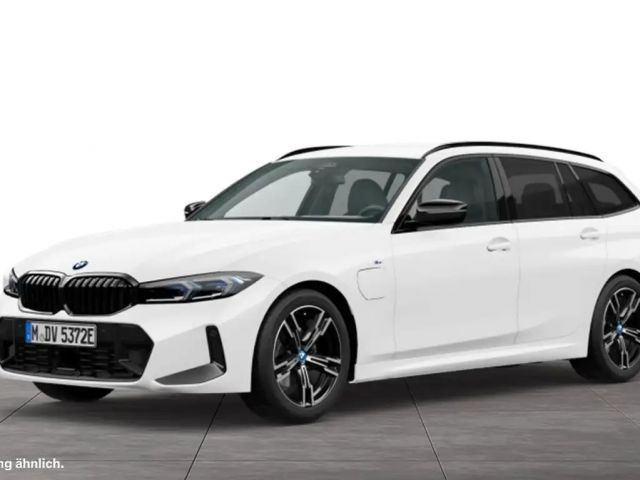 BMW 330 e Touring+M SPORTPAKET+ANH.KUPPLUG+DR. ASS PRO+ 2023 Hybride / Benzine