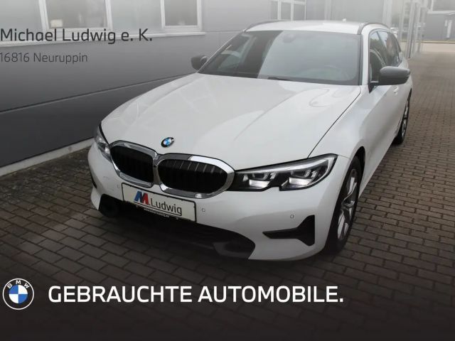 BMW 320 d A Sport Line DAB WLAN RFK ACC + Stop&Go 2022 Hybride / Diesel