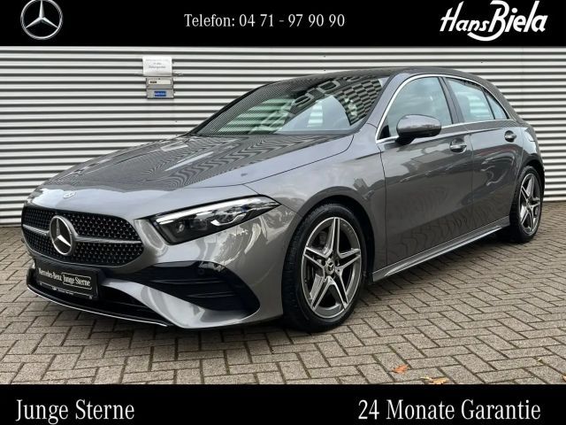 Mercedes-Benz A 220 4M Prem+/Pan/Mutli/Bur/AHK/Mem/HUD/360° AMG Line Styling/PSD/Distr./Keyl./Shz./PTS/Multik./Klima/LMR 2025 Benzine