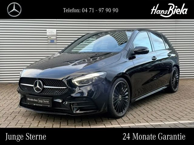 Mercedes-Benz B 200 AMG/Night/19"/Pano/Multi/360°/AHK/Mem/TW AMG Line Styling/Autom./PSD/Keyl./Shz./PTS/Multik./Klima 2025 Benzine