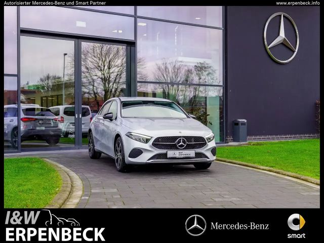 Mercedes-Benz A 200 2023 Benzine
