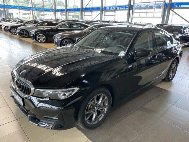 BMW 330 2019 Hybride / Benzine