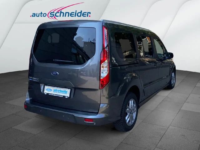 Ford Grand Tourneo