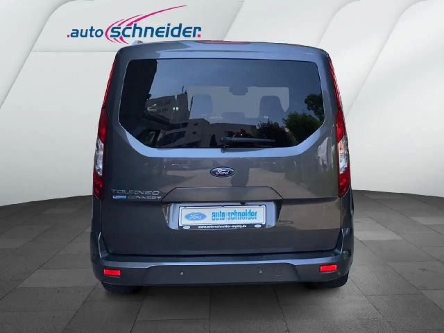 Ford Grand Tourneo